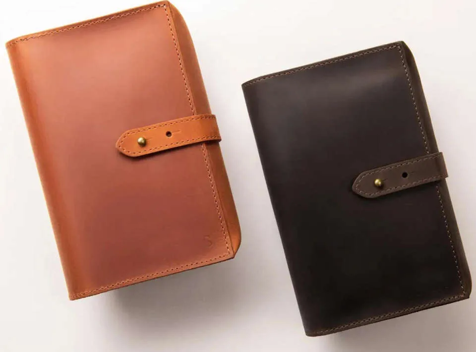 Miro Vollleder-Folio geschlossen in Cognac und Mokka